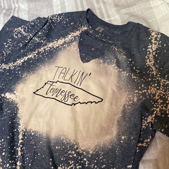 Tops - Morgan Wallen tee!